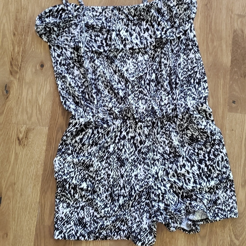 DkNY short Romper - Picture 2 of 8